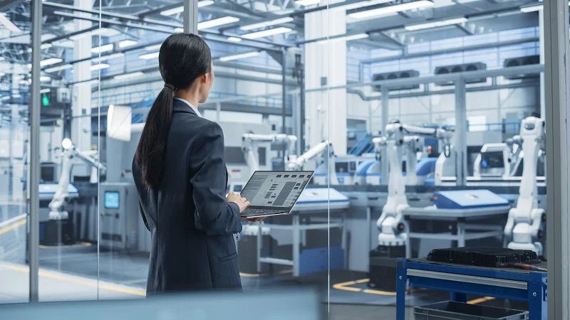 الأتمتة المرنة: نظام التحكم الموزع (DCS) من ABB والتآزر البشري الآلي المرتكز على الإنسان